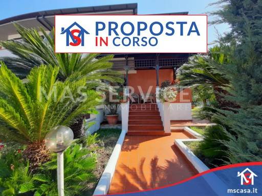 casa indipendente in vendita a Latina