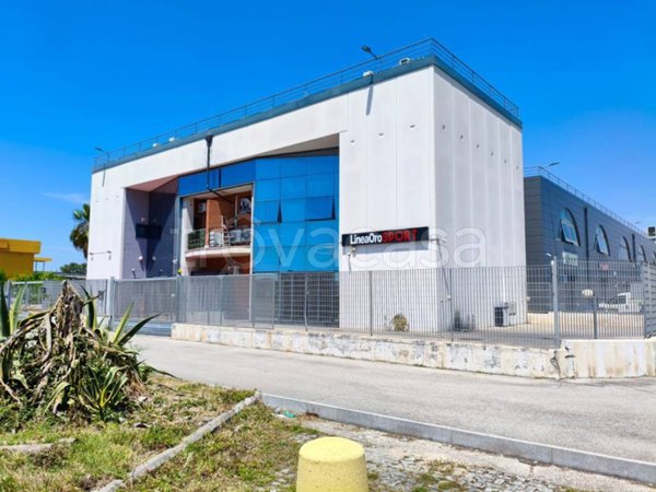 locale commerciale in vendita a Latina