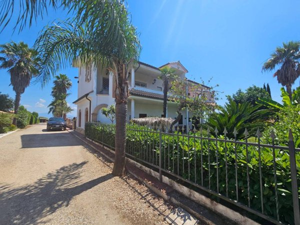 casa indipendente in vendita a Latina in zona Acciarella