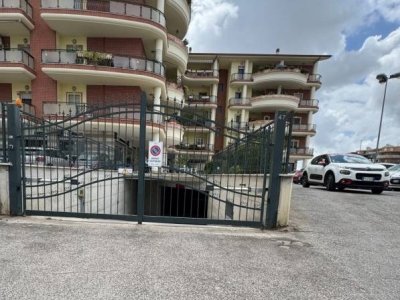 locale di sgombero in vendita a Latina