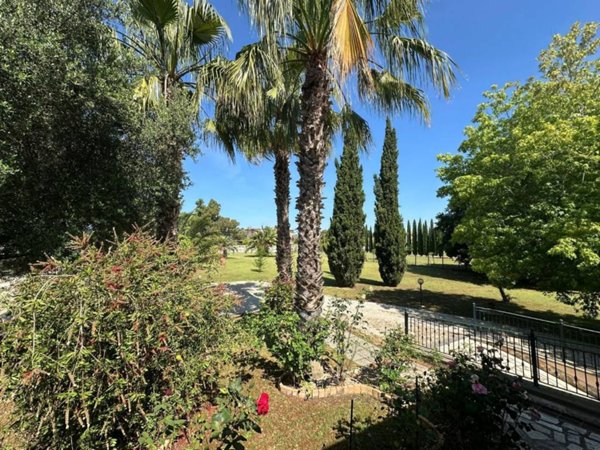 casa indipendente in vendita a Latina