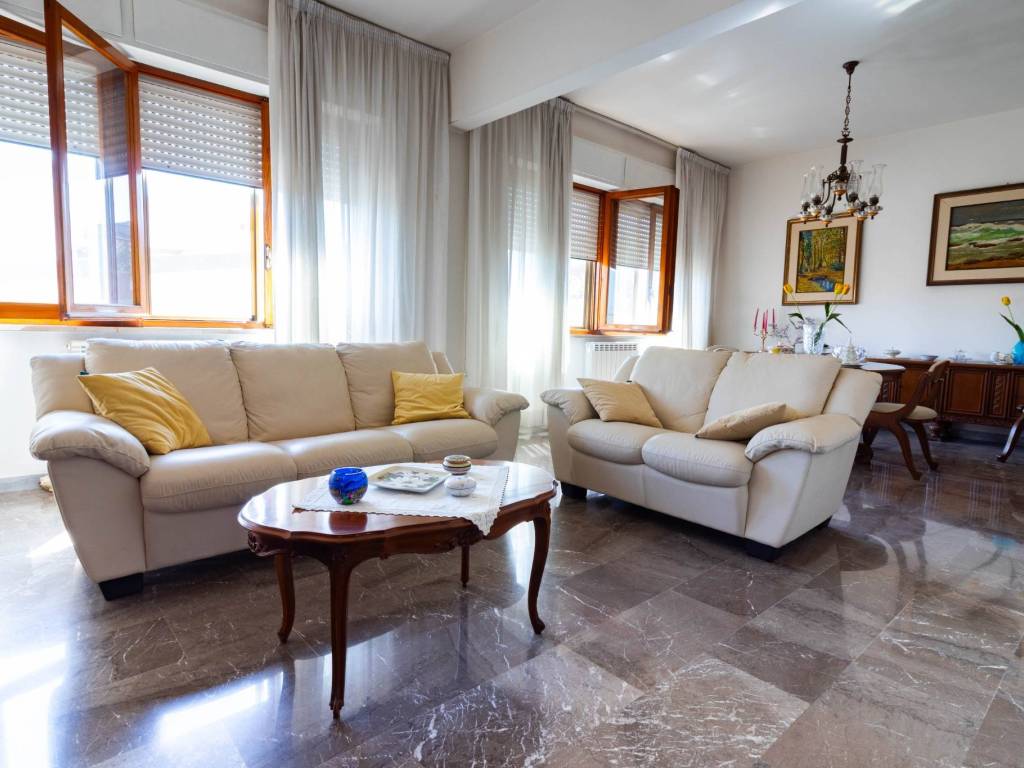 appartamento in vendita a Latina in zona Centro Città