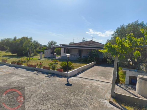 casa indipendente in vendita a Latina
