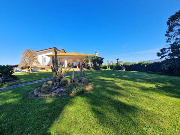 casa indipendente in vendita a Latina in zona Borgo Grappa