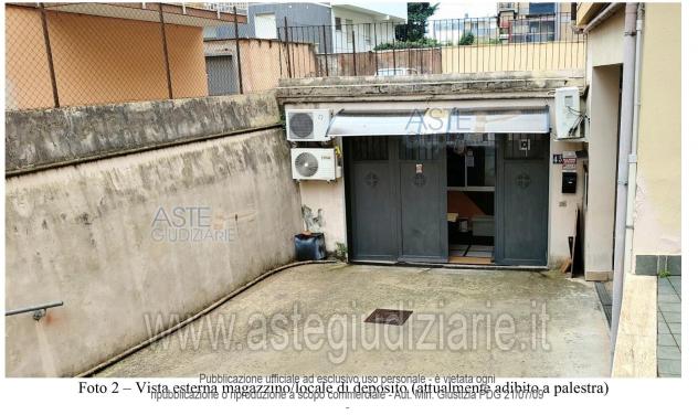 locale commerciale in vendita a Latina