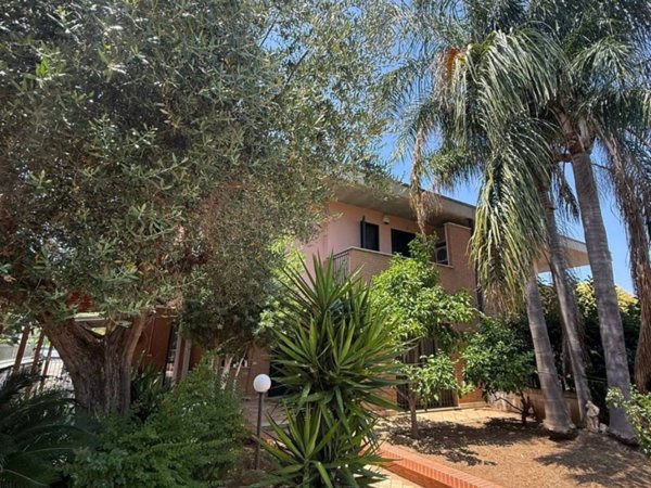 casa indipendente in vendita a Latina