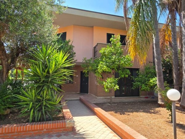 casa indipendente in vendita a Latina