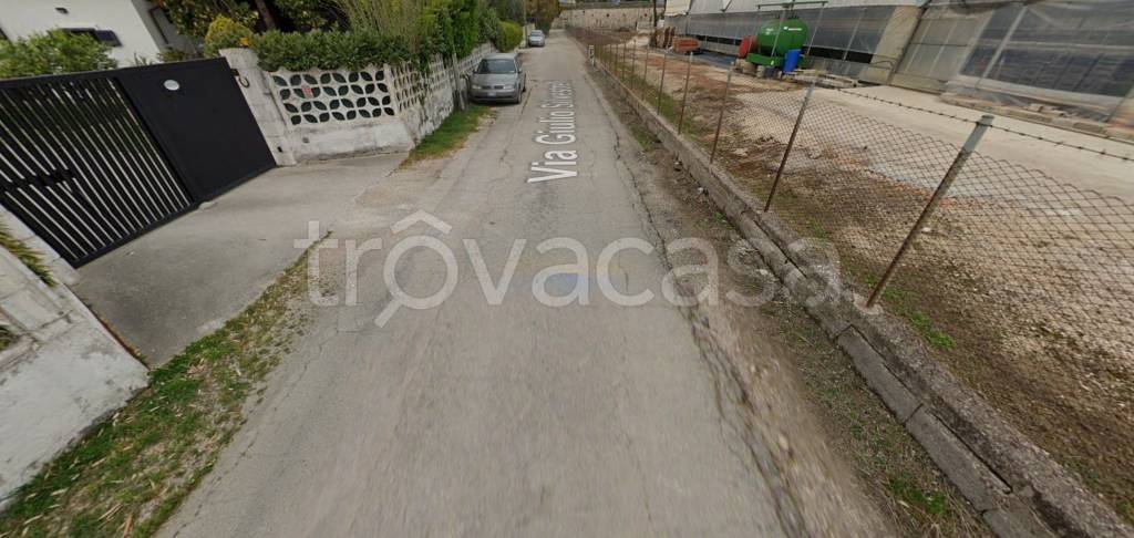 locale commerciale in vendita a Latina in zona Borgo Isonzo