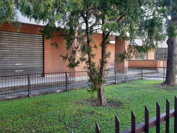 negozio in vendita a Latina