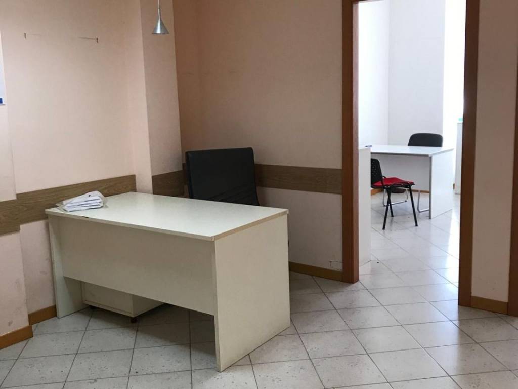 ufficio in vendita a Latina in zona Centro Città