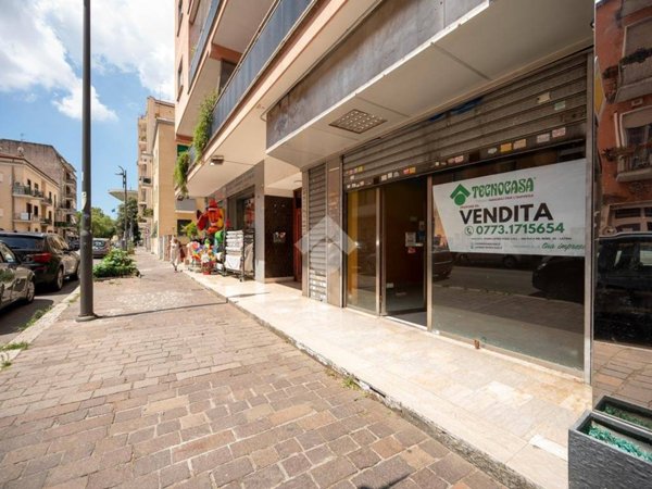 negozio in vendita a Latina in zona Centro Città