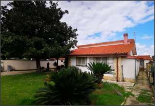 casa indipendente in vendita a Latina in zona Foce Verde