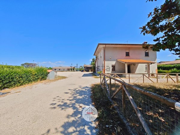 casa indipendente in vendita a Latina in zona Borgo Santa Maria