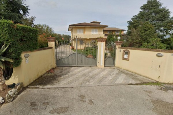 casa indipendente in vendita a Latina