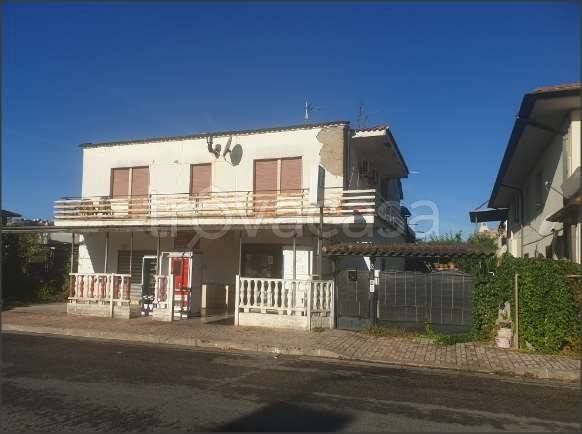 trivano in vendita a Latina