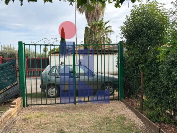 casa indipendente in vendita a Latina in zona Foce Verde