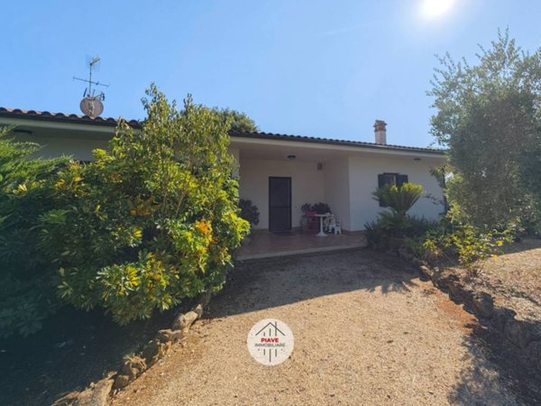 casa indipendente in vendita a Latina in zona Borgo Piave