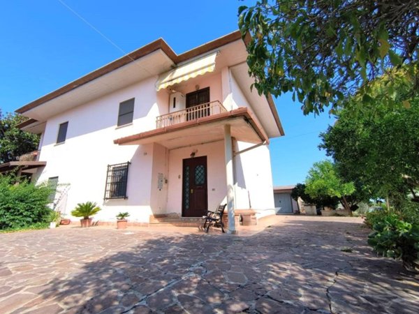 casa indipendente in vendita a Latina in zona Borgo Podgora