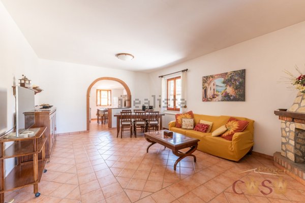 casa indipendente in vendita a Latina