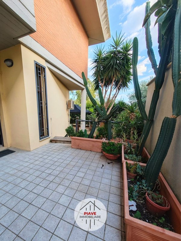 casa indipendente in vendita a Latina in zona Borgo Santa Maria