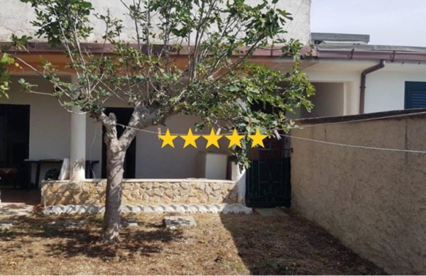 casa indipendente in vendita a Latina in zona Foce Verde
