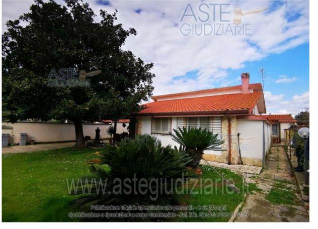 casa indipendente in vendita a Latina in zona Foce Verde