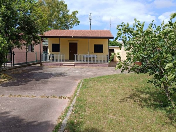 casa indipendente in vendita a Latina in zona Foce Verde