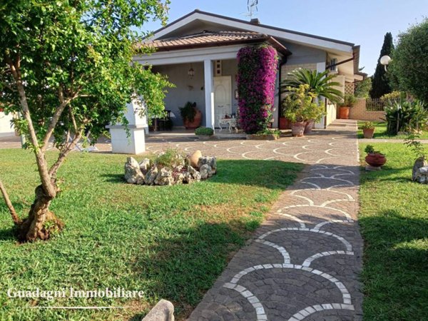 casa indipendente in vendita a Latina