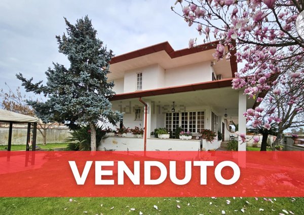 casa indipendente in vendita a Latina