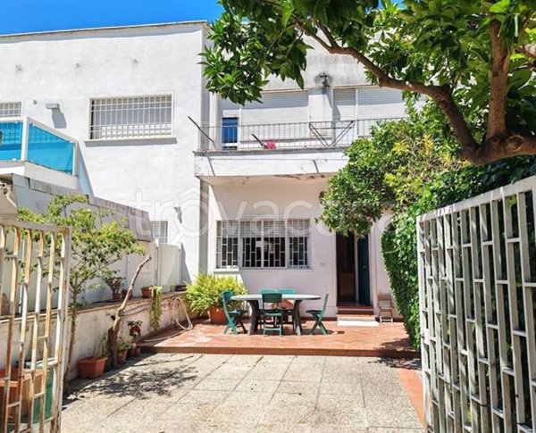 casa indipendente in vendita a Latina