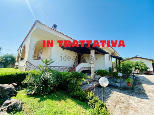 casa indipendente in vendita a Latina
