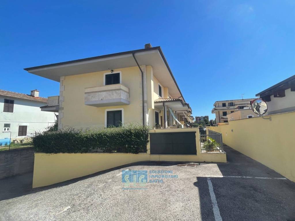 casa indipendente in vendita a Latina in zona Borgo Podgora