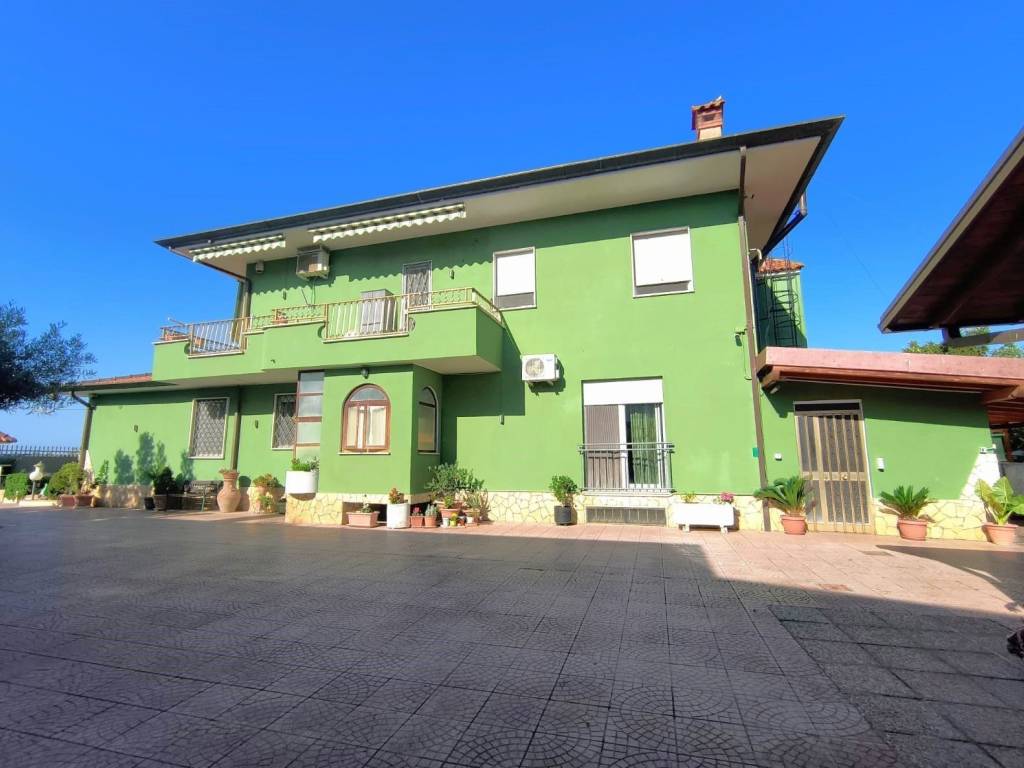 casa indipendente in vendita a Latina in zona Borgo Podgora