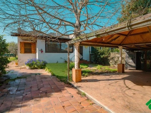 casa indipendente in vendita a Latina in zona Borgo Piave