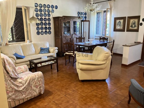 casa indipendente in vendita a Latina