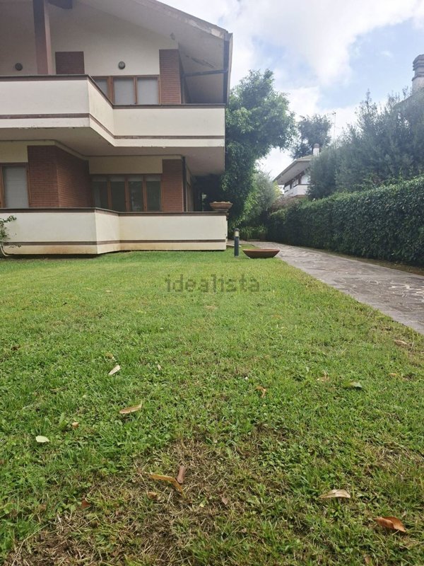 casa indipendente in vendita a Latina