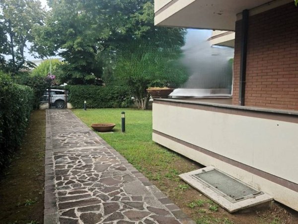 casa indipendente in vendita a Latina