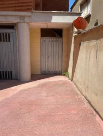 locale commerciale in vendita a Latina