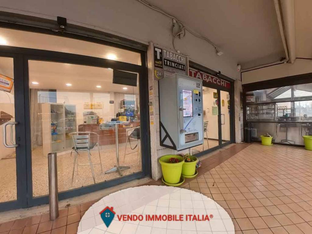 negozio in vendita a Latina