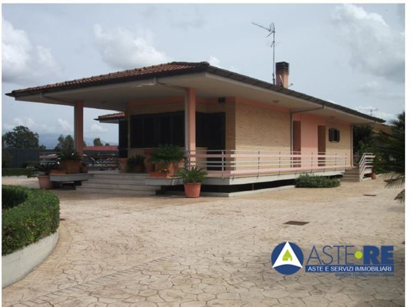 casa indipendente in vendita a Latina in zona Borgo Santa Maria