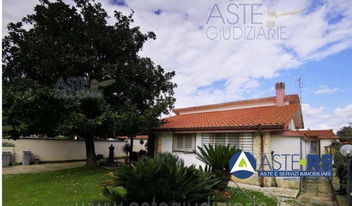 appartamento in vendita a Latina in zona Acciarella