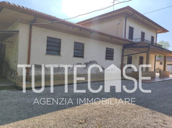 casa indipendente in vendita a Latina in zona Latina Scalo