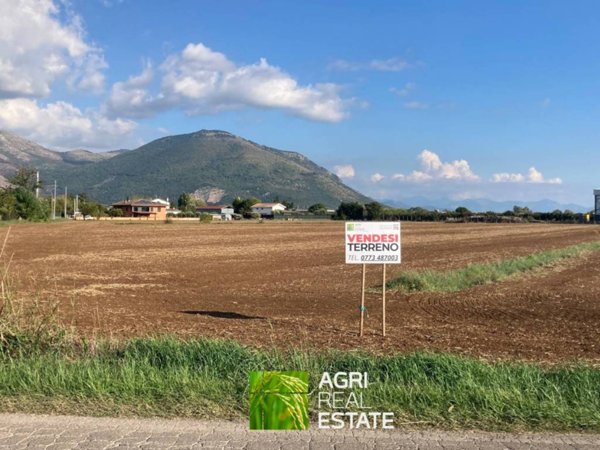 terreno agricolo in vendita a Latina in zona Latina Scalo
