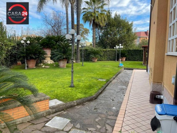 casa indipendente in vendita a Latina