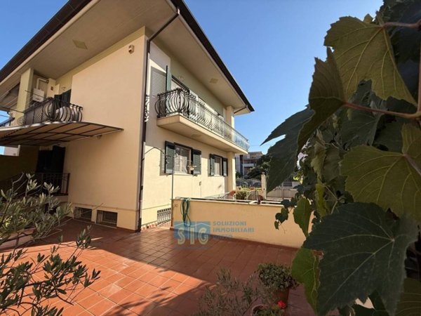 casa indipendente in vendita a Latina