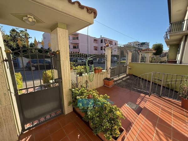 casa indipendente in vendita a Latina in zona Centro Città