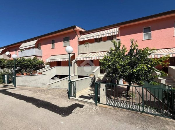 casa indipendente in vendita a Latina in zona Latina Scalo