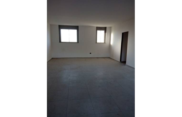 locale commerciale in vendita a Latina in zona Latina Scalo