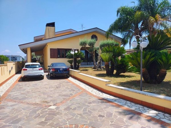 casa indipendente in vendita a Latina