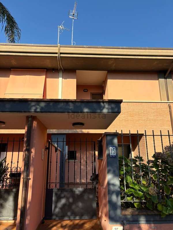 casa indipendente in vendita a Latina